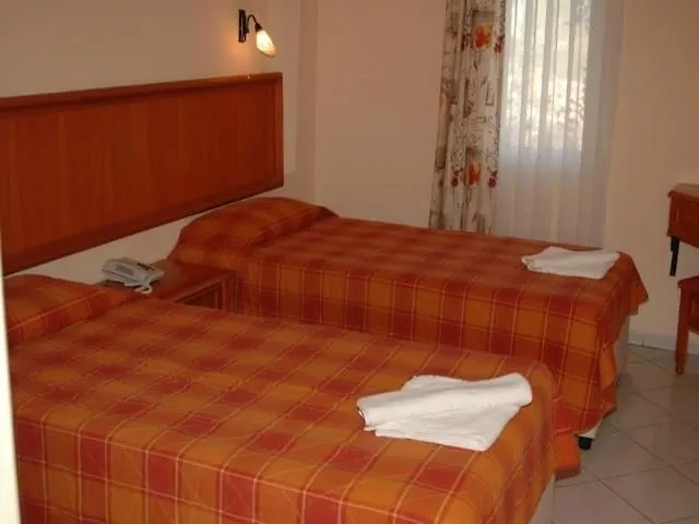 Отель Tropicana