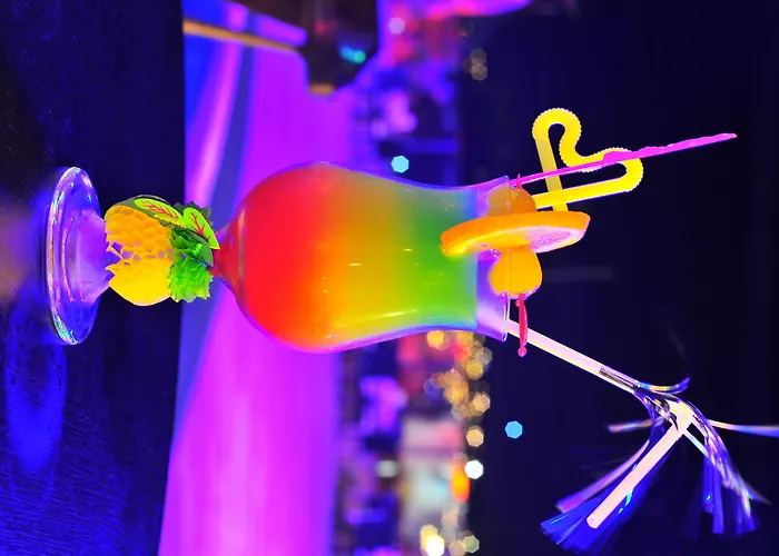 Отель Tropicana 3*