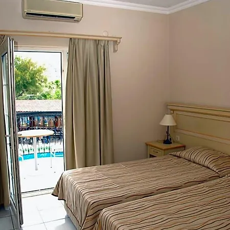 Hotel Tropicana 3*