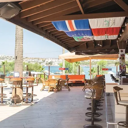 Tropicana 3* גומבט