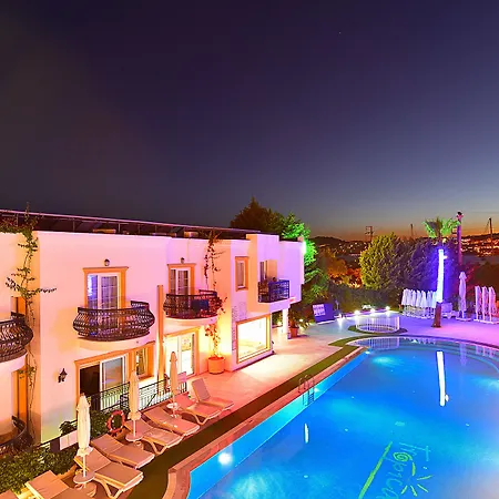Tropicana Hotel 3*